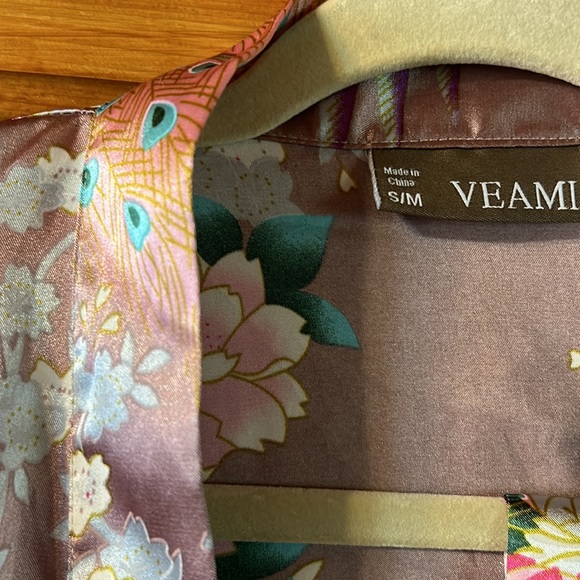 Silky Robe - Picture 5 of 6